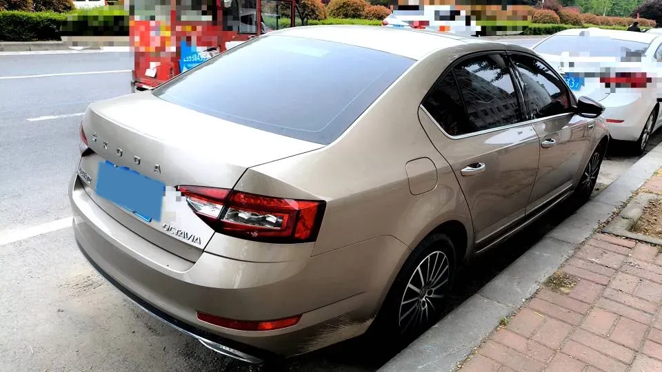 2019 Skoda Octavia 1.5L 116HP L4 6AT,autocango,china used car exporter,china ev exporter,chinese used car exporter,chinese used ev exporter