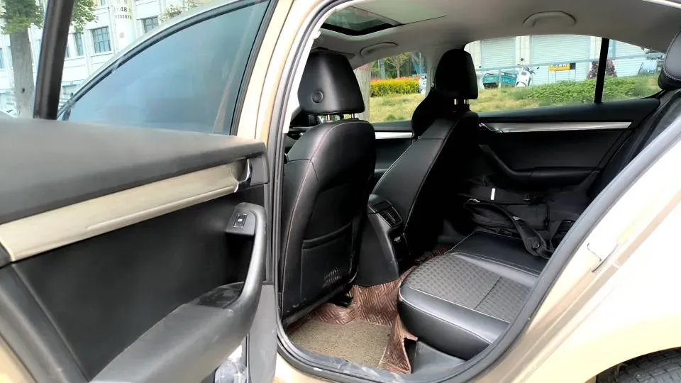 2019 Skoda Octavia 1.5L 116HP L4 6AT,autocango,china used car exporter,china ev exporter,chinese used car exporter,chinese used ev exporter