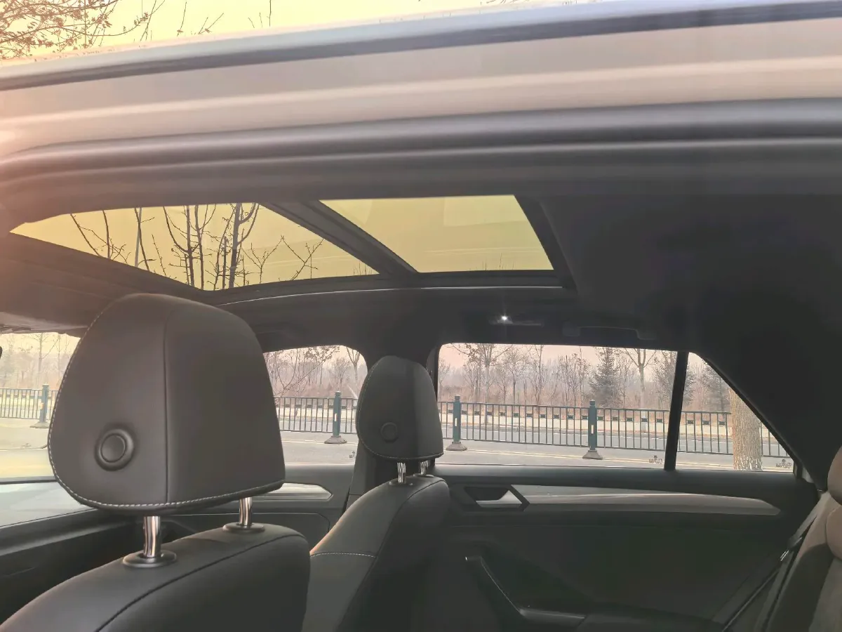 2022 Volkswagen T-Roc 1.4T 150HP L4 7DCT,autocango,china used car exporter,china ev exporter,chinese used car exporter,chinese used ev exporter