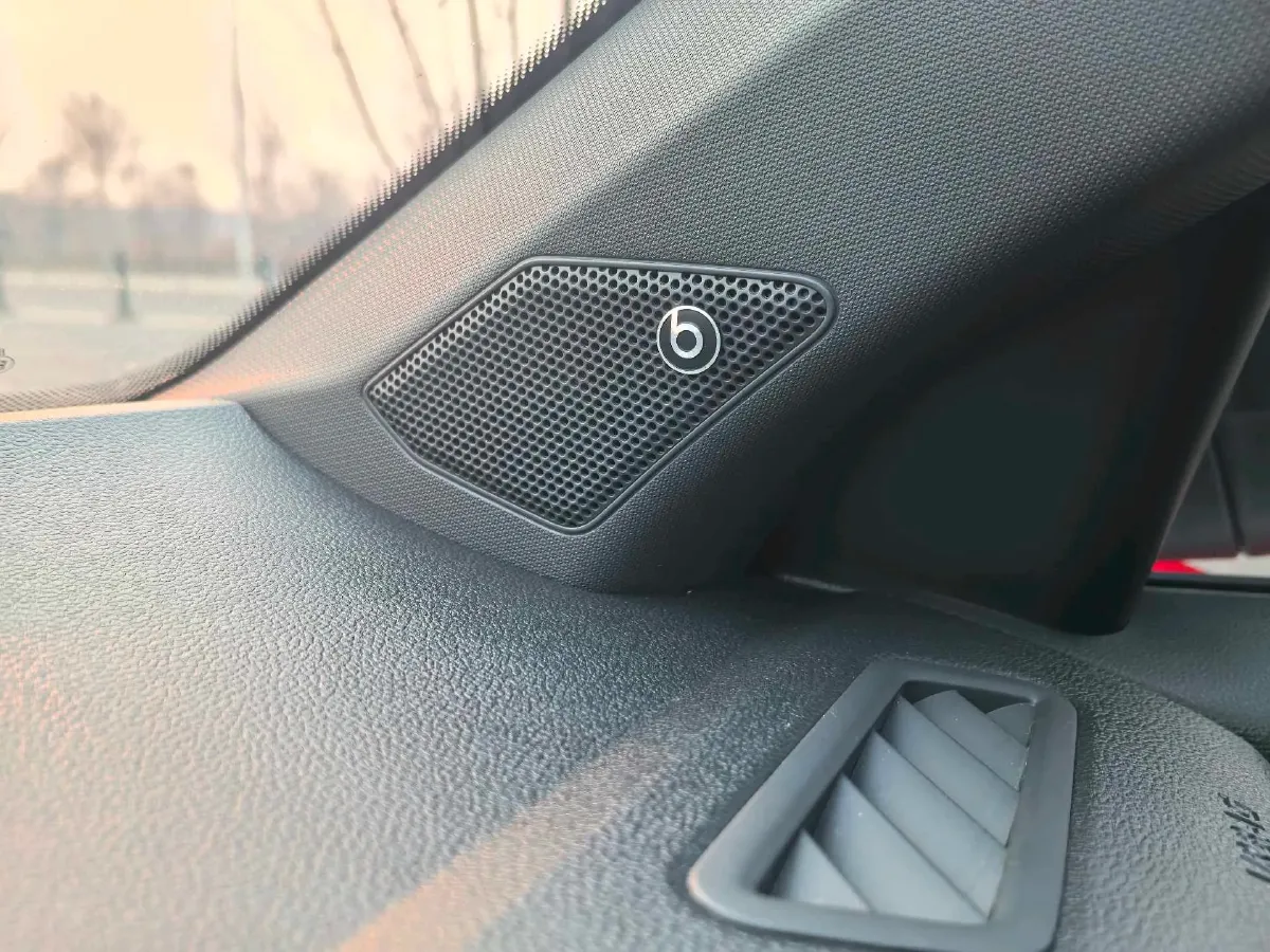 2022 Volkswagen T-Roc 1.4T 150HP L4 7DCT,autocango,china used car exporter,china ev exporter,chinese used car exporter,chinese used ev exporter