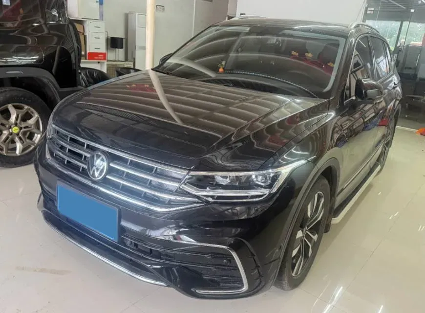 2024 Volkswagen Tiguan L 2.0T 186HP L4 7DCT,autocango,china used car exporter,china ev exporter,chinese used car exporter,chinese used ev exporter
