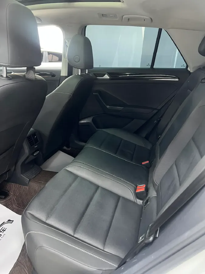 2021 Volkswagen T-Roc 1.4T 150HP L4 7DCT,autocango,china used car exporter,china ev exporter,chinese used car exporter,chinese used ev exporter