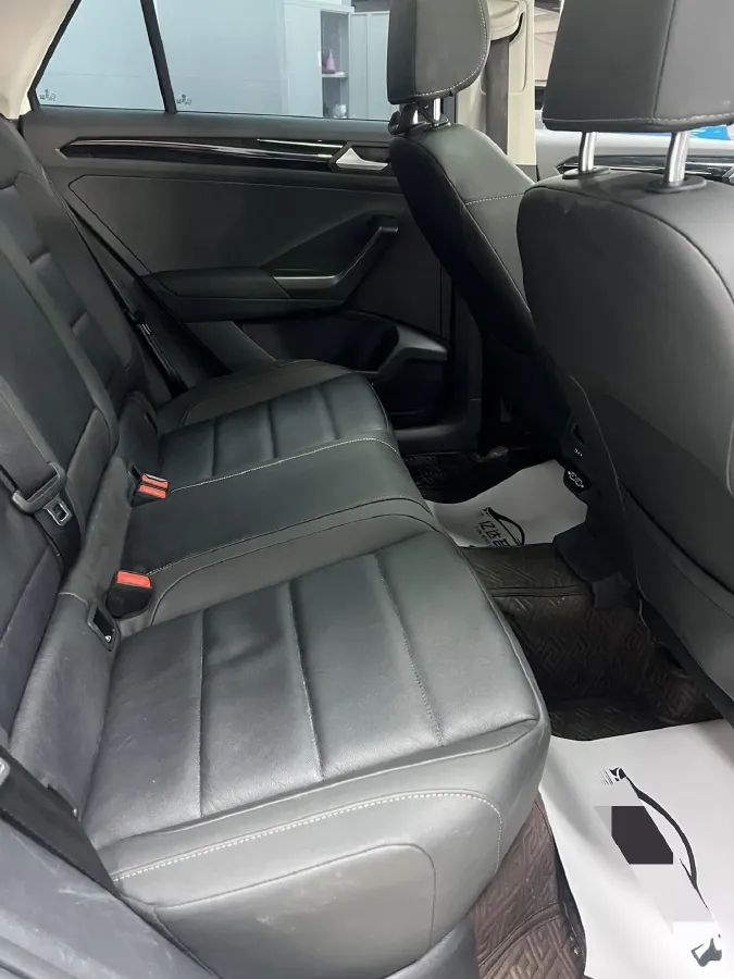 2021 Volkswagen T-Roc 1.4T 150HP L4 7DCT,autocango,china used car exporter,china ev exporter,chinese used car exporter,chinese used ev exporter