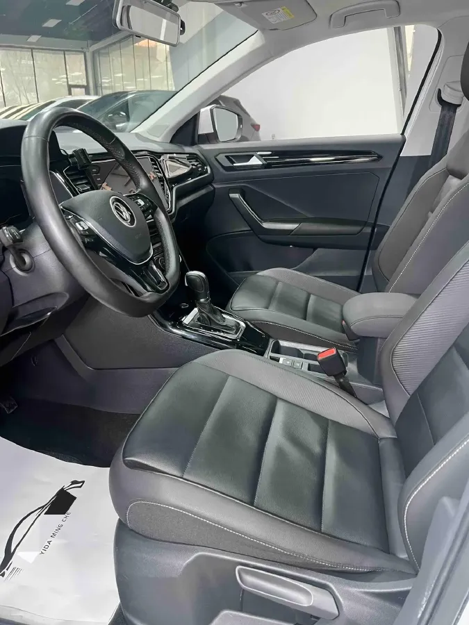 2021 Volkswagen T-Roc 1.4T 150HP L4 7DCT,autocango,china used car exporter,china ev exporter,chinese used car exporter,chinese used ev exporter