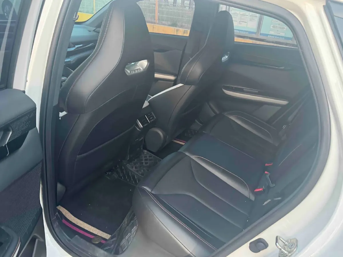 2022 ChangAn UNI-V 1.5T 188HP L4 7DCT,autocango,china used car exporter,china ev exporter,chinese used car exporter,chinese used ev exporter