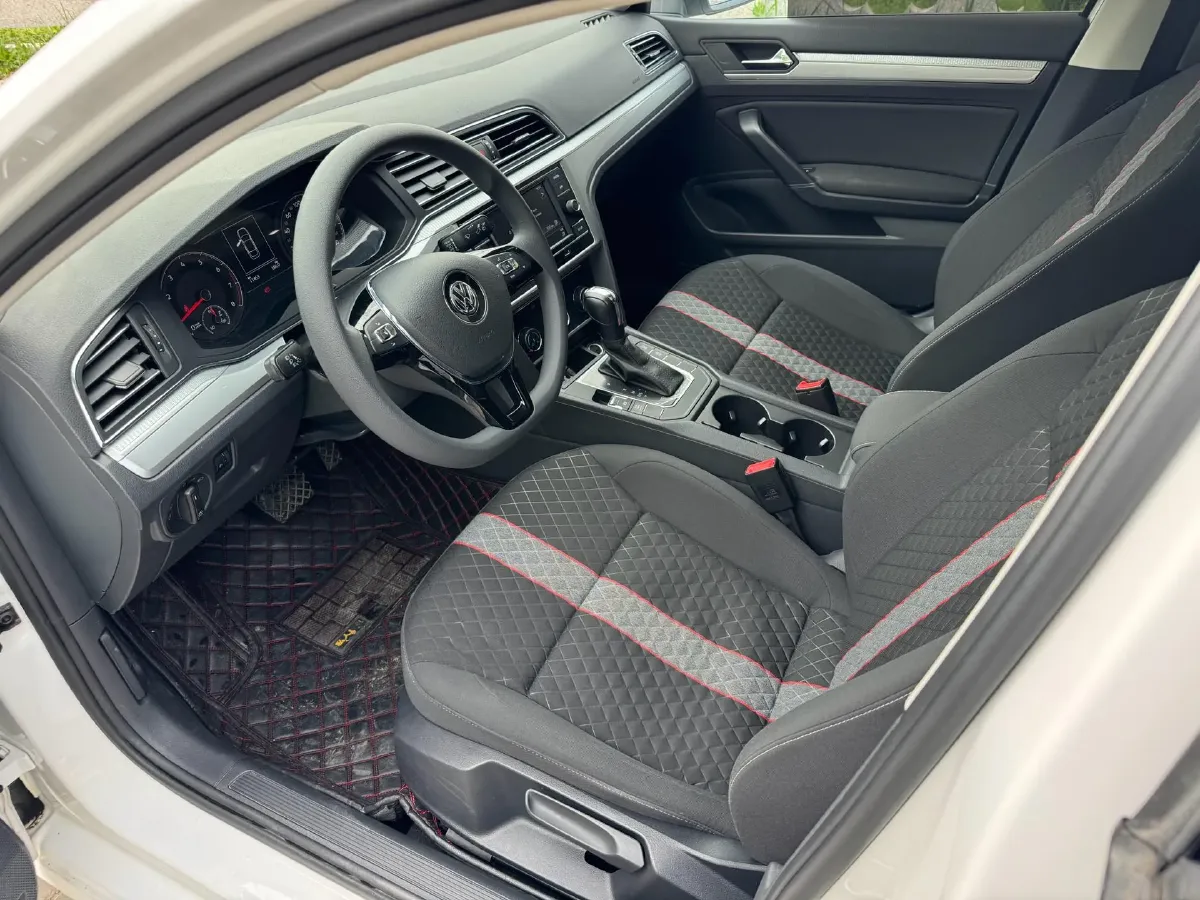 2019 Volkswagen T-Cross 1.4T 150HP L4 7DCT,autocango,china used car exporter,china ev exporter,chinese used car exporter,chinese used ev exporter