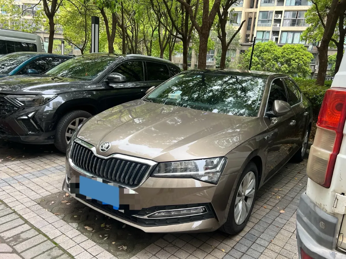 2019 Skoda Superb 1.4T 150HP L4 7DCT,autocango,china used car exporter,china ev exporter,chinese used car exporter,chinese used ev exporter