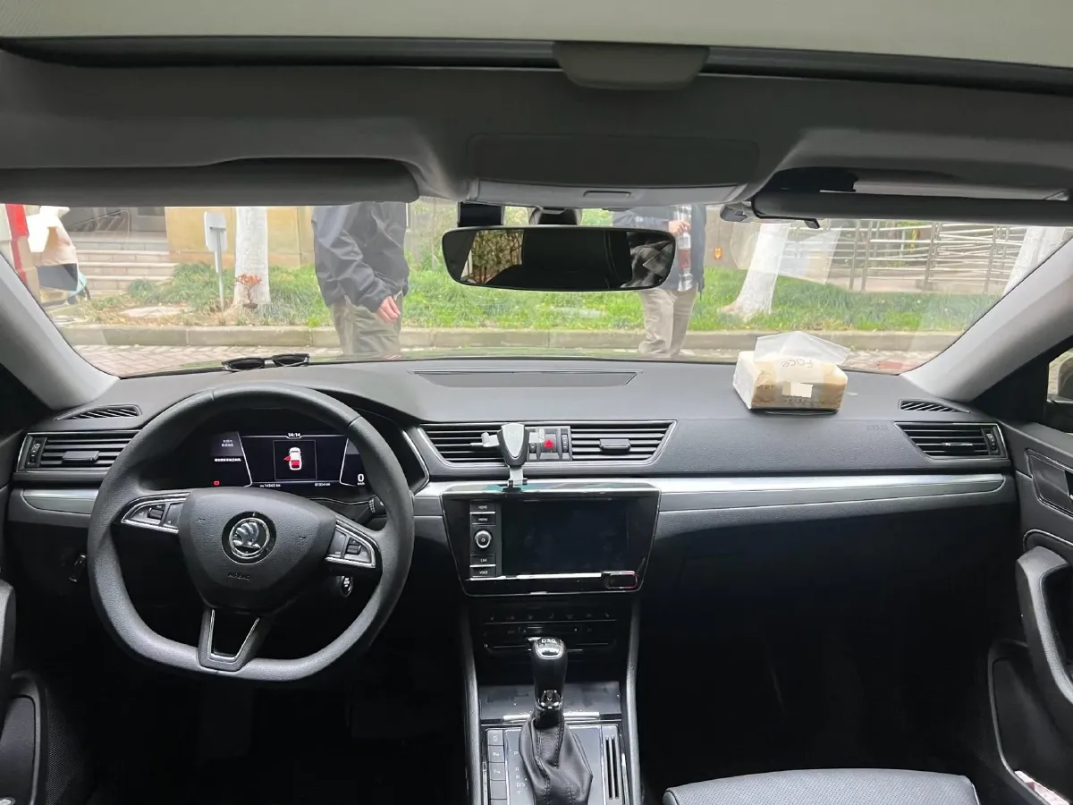 2019 Skoda Superb 1.4T 150HP L4 7DCT,autocango,china used car exporter,china ev exporter,chinese used car exporter,chinese used ev exporter