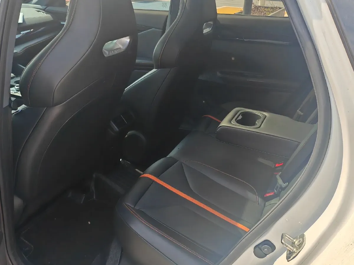 2023 ChangAn UNI-V 1.5T 188HP L4 7DCT,autocango,china used car exporter,china ev exporter,chinese used car exporter,chinese used ev exporter