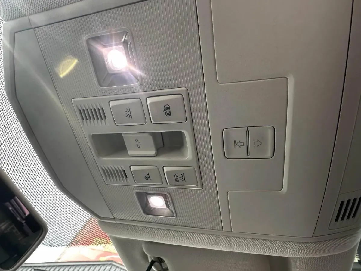 2021 Volkswagen T-Roc 1.4T 150HP L4 7DCT,autocango,china used car exporter,china ev exporter,chinese used car exporter,chinese used ev exporter