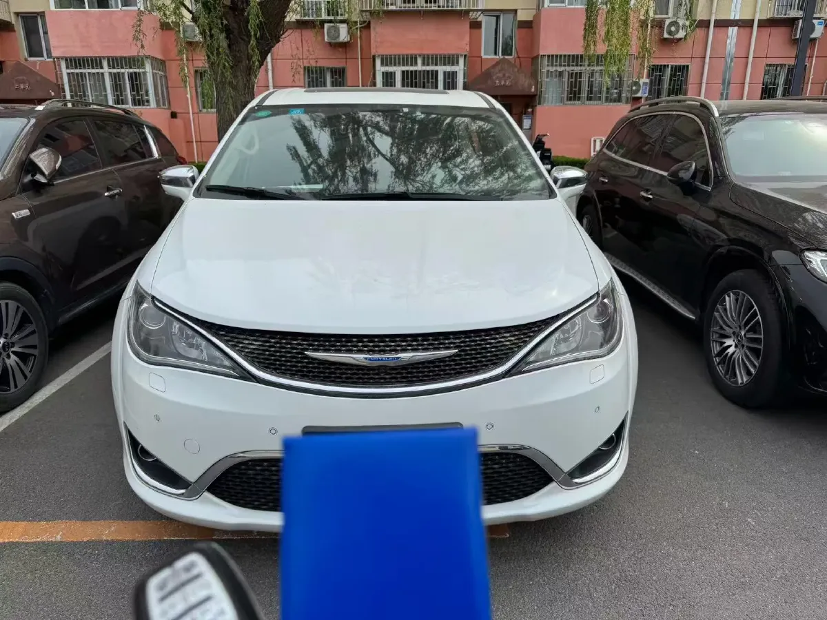2017 Chrysler Pacifica 3.6L 279HP V6 9AT,autocango,china used car exporter,china ev exporter,chinese used car exporter,chinese used ev exporter
