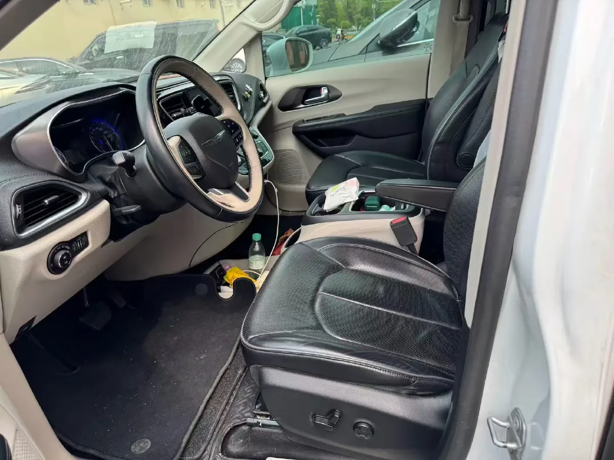 2017 Chrysler Pacifica 3.6L 279HP V6 9AT,autocango,china used car exporter,china ev exporter,chinese used car exporter,chinese used ev exporter