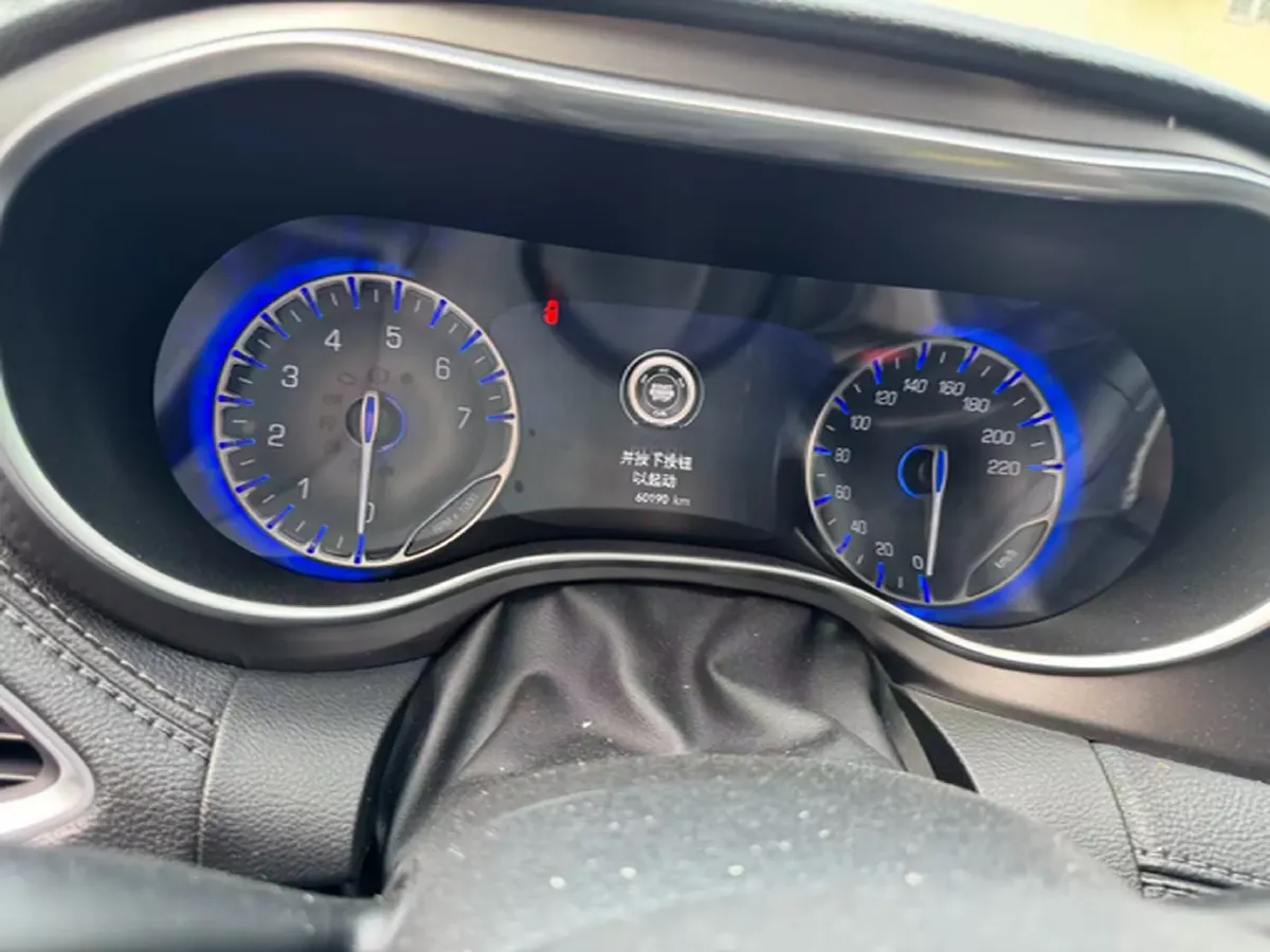 2017 Chrysler Pacifica 3.6L 279HP V6 9AT,autocango,china used car exporter,china ev exporter,chinese used car exporter,chinese used ev exporter