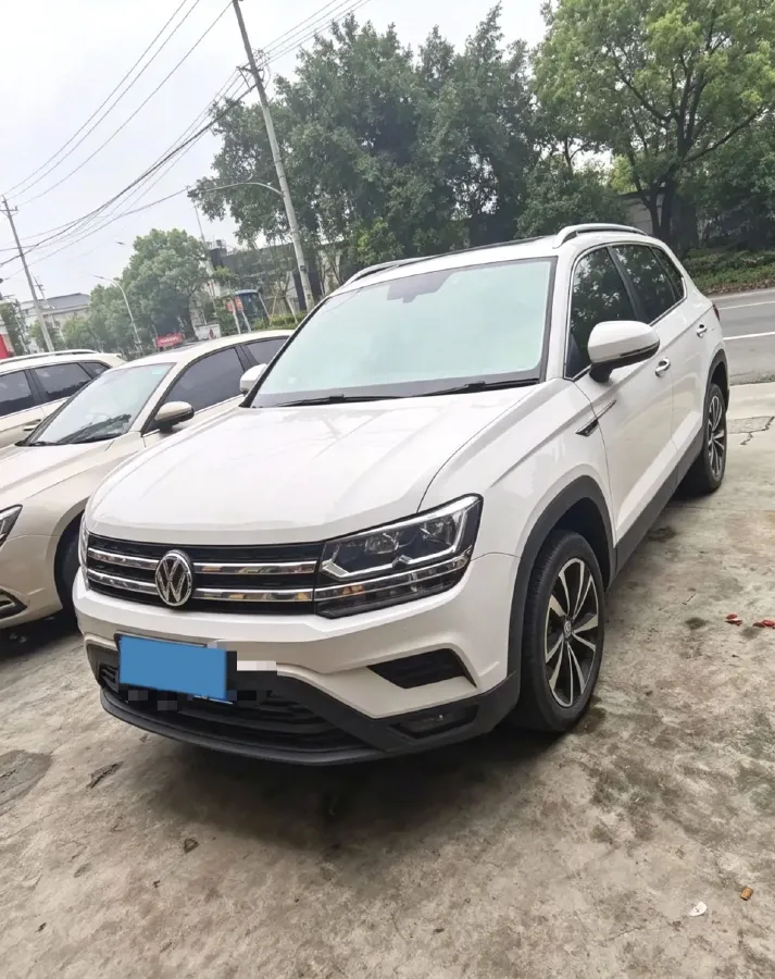 2019 MINI MINI 1.5T 102HP L3 7DCT,autocango,china used car exporter,china ev exporter,chinese used car exporter,chinese used ev exporter