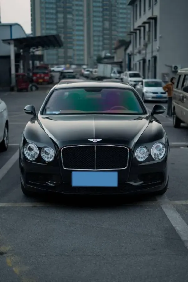 2017 Bentley Flying Spur 4.0T 528HP V8 8AT,autocango,china used car exporter,china ev exporter,chinese used car exporter,chinese used ev exporter