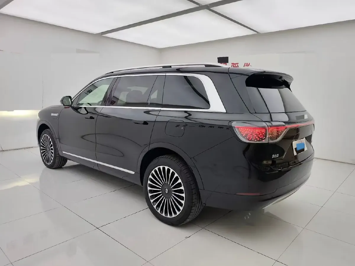 2024 AITO AITO M9 1.5T 152HP L4 REEV 42KWH,autocango,china used car exporter,china ev exporter,chinese used car exporter,chinese used ev exporter