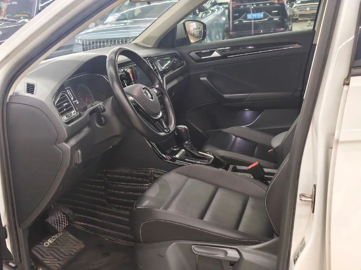 2019 Volkswagen T-Roc 1.4T 150HP L4 7DCT,autocango,china used car exporter,china ev exporter,chinese used car exporter,chinese used ev exporter