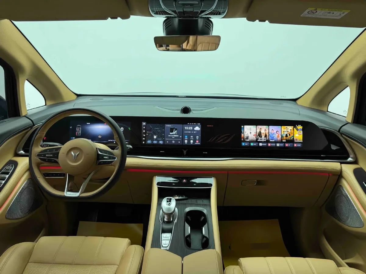 2024 Voyah Dream 1.5T 150HP L4 PHEV 43KWH,autocango,china used car exporter,china ev exporter,chinese used car exporter,chinese used ev exporter