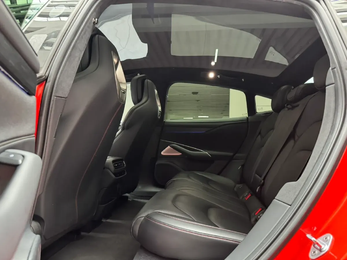 2024 MI SU7 BEV 101KWH,autocango,china used car exporter,china ev exporter,chinese used car exporter,chinese used ev exporter