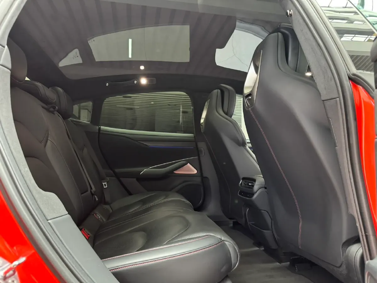 2024 MI SU7 BEV 101KWH,autocango,china used car exporter,china ev exporter,chinese used car exporter,chinese used ev exporter