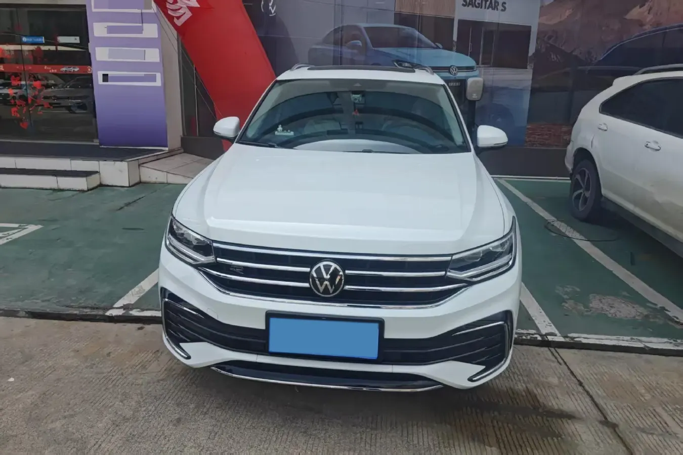 2023 Volkswagen Tiguan L 2.0T 186HP L4 7DCT,autocango,china used car exporter,china ev exporter,chinese used car exporter,chinese used ev exporter