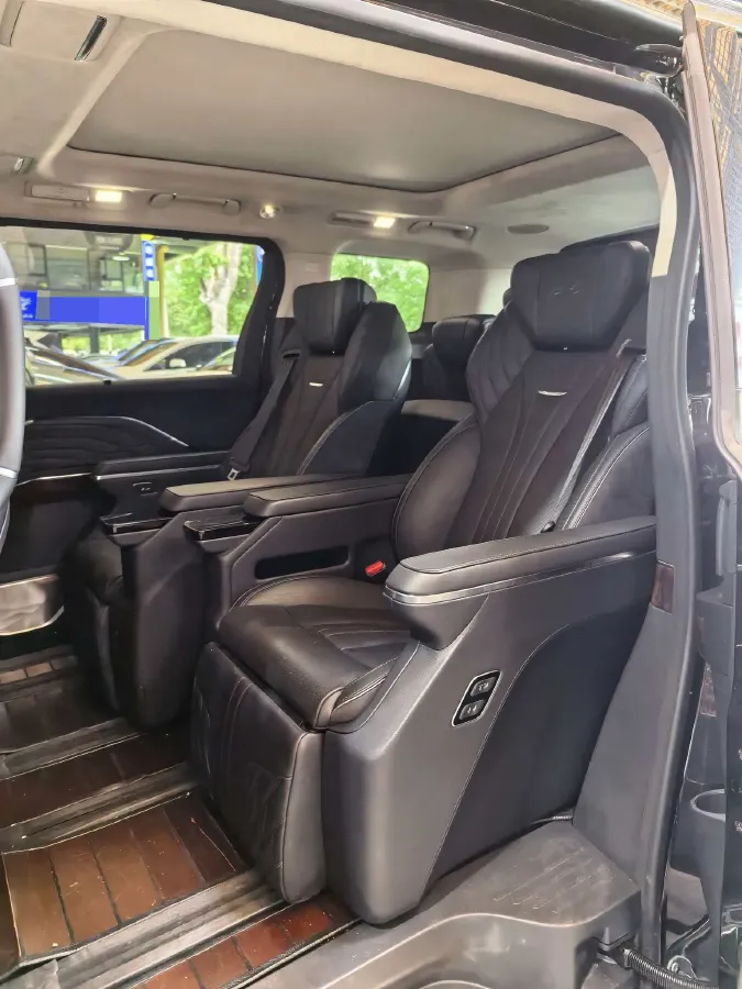 2023 HongQi HQ9 2.0T 252HP L4 8AT,autocango,china used car exporter,china ev exporter,chinese used car exporter,chinese used ev exporter