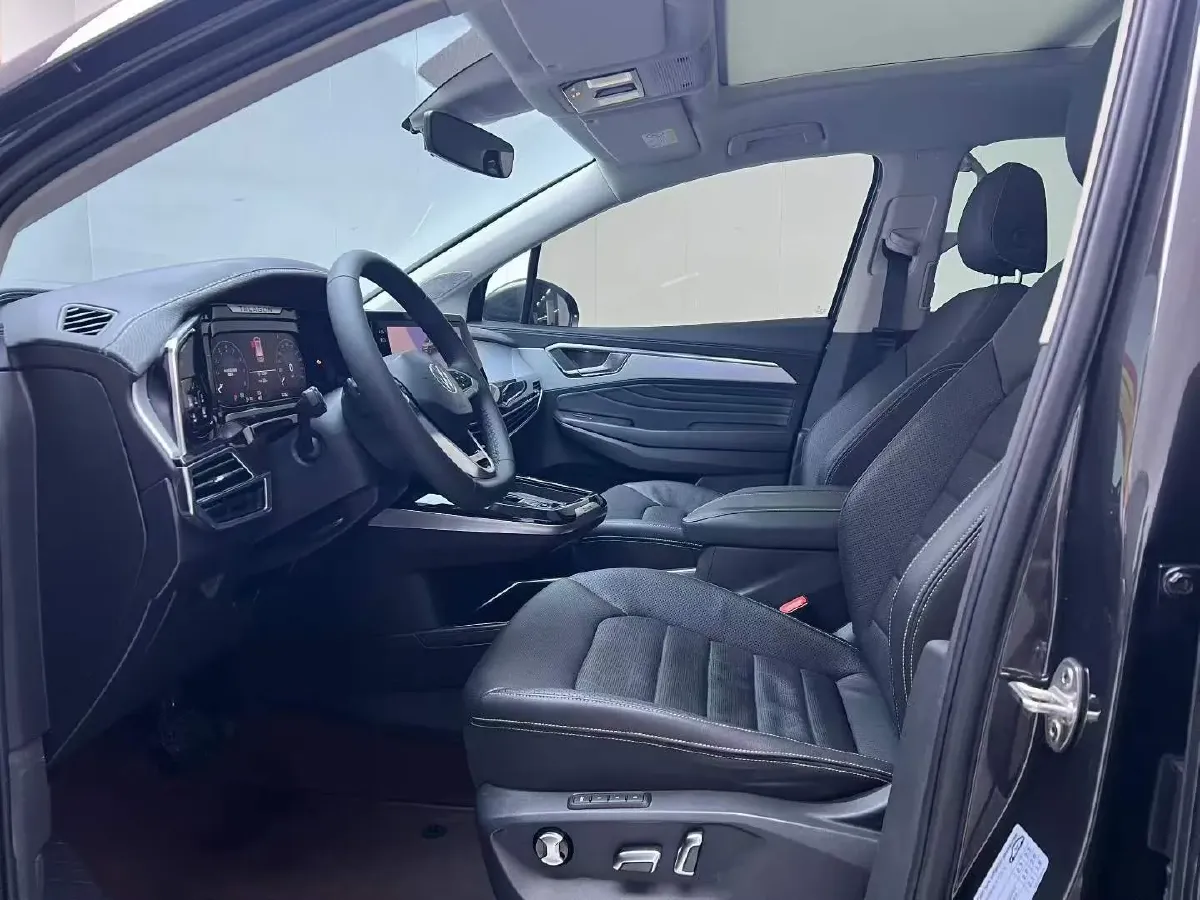 2023 Volkswagen Talagon 2.0T 220HP L4 7DCT,autocango,china used car exporter,china ev exporter,chinese used car exporter,chinese used ev exporter