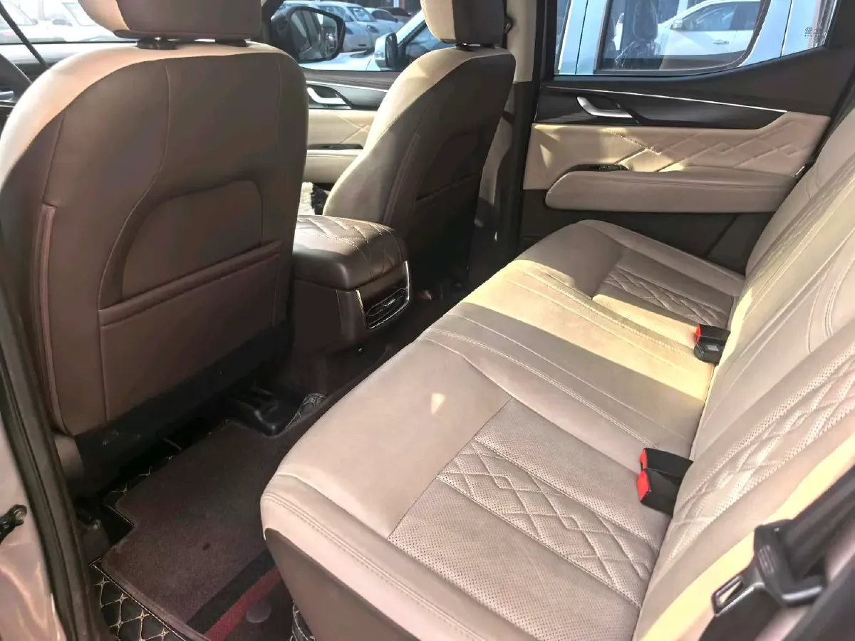 2022 Dongfeng RuiQi 7 2.3T 166HP L4 8AT,autocango,china used car exporter,china ev exporter,chinese used car exporter,chinese used ev exporter