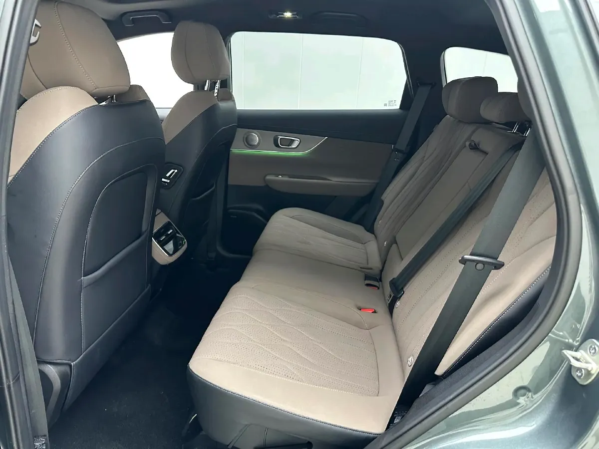 2025 Chery Tiggo 8 Plus 1.6T 197HP L4 7DCT,autocango,china used car exporter,china ev exporter,chinese used car exporter,chinese used ev exporter