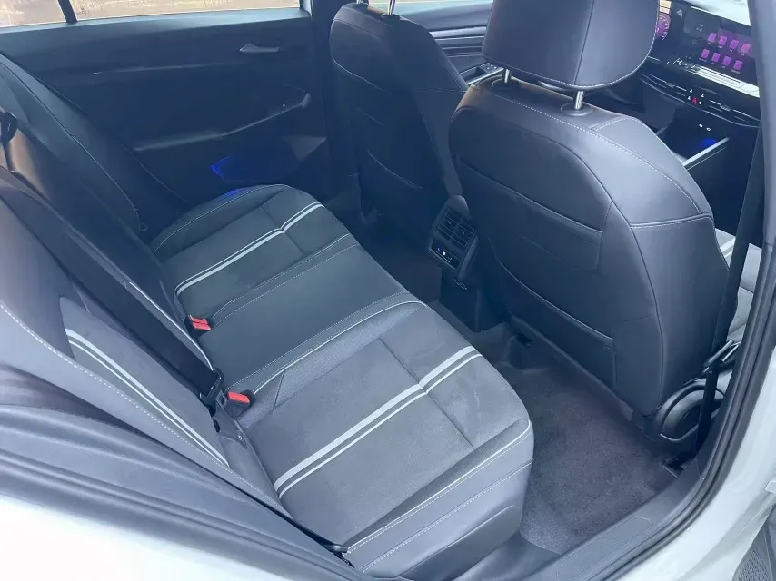 2023 Volkswagen Golf 1.4T 150HP L4 7DCT,autocango,china used car exporter,china ev exporter,chinese used car exporter,chinese used ev exporter