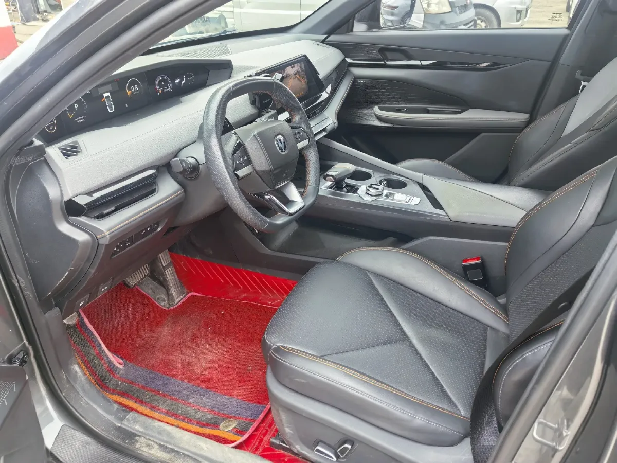 2022 ChangAn UNI-V 1.5T 188HP L4 7DCT,autocango,china used car exporter,china ev exporter,chinese used car exporter,chinese used ev exporter