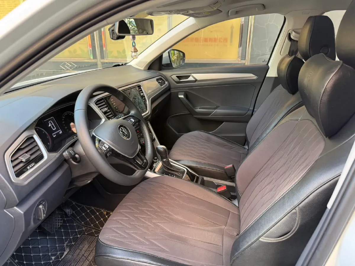 2022 Volkswagen T-Roc 1.4T 150HP L4 7DCT,autocango,china used car exporter,china ev exporter,chinese used car exporter,chinese used ev exporter