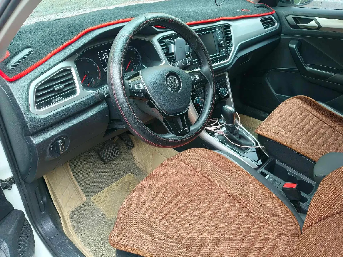 2020 Volkswagen T-Roc 1.4T 150HP L4 7DCT,autocango,china used car exporter,china ev exporter,chinese used car exporter,chinese used ev exporter