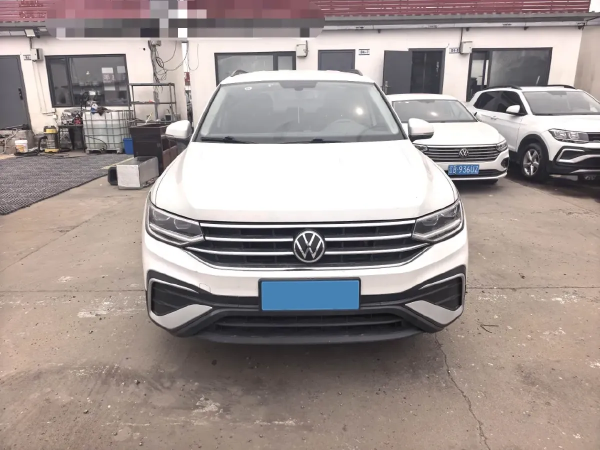 2023 Volkswagen Tiguan L 2.0T 186HP L4 7DCT,autocango,china used car exporter,china ev exporter,chinese used car exporter,chinese used ev exporter