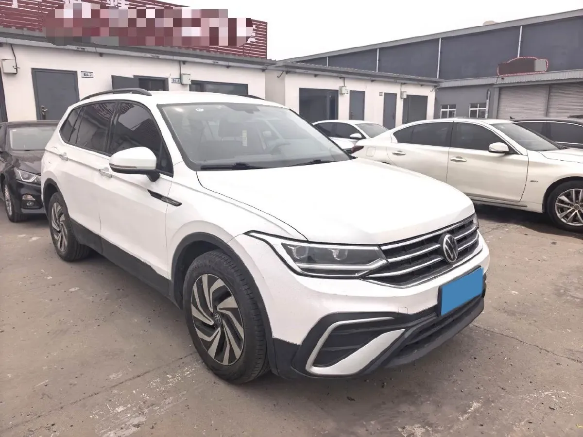 2023 Volkswagen Tiguan L 2.0T 186HP L4 7DCT,autocango,china used car exporter,china ev exporter,chinese used car exporter,chinese used ev exporter