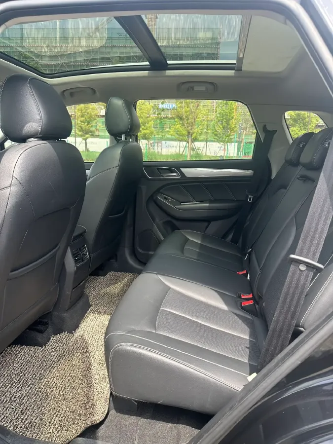 2020 Roewe i6 1.5T 169HP L4 7DCT,autocango,china used car exporter,china ev exporter,chinese used car exporter,chinese used ev exporter