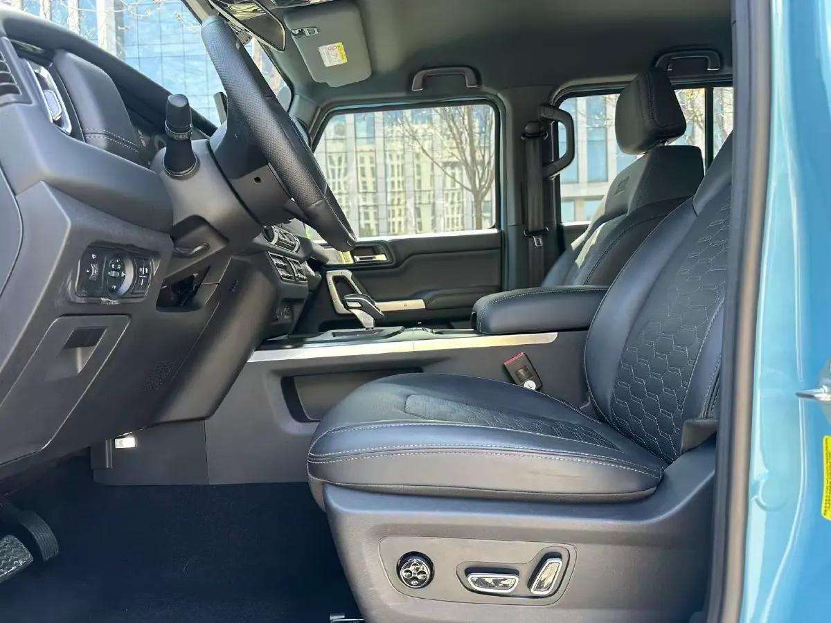 2025 212 212 T01 2.0T 252HP L4 8AT,autocango,china used car exporter,china ev exporter,chinese used car exporter,chinese used ev exporter