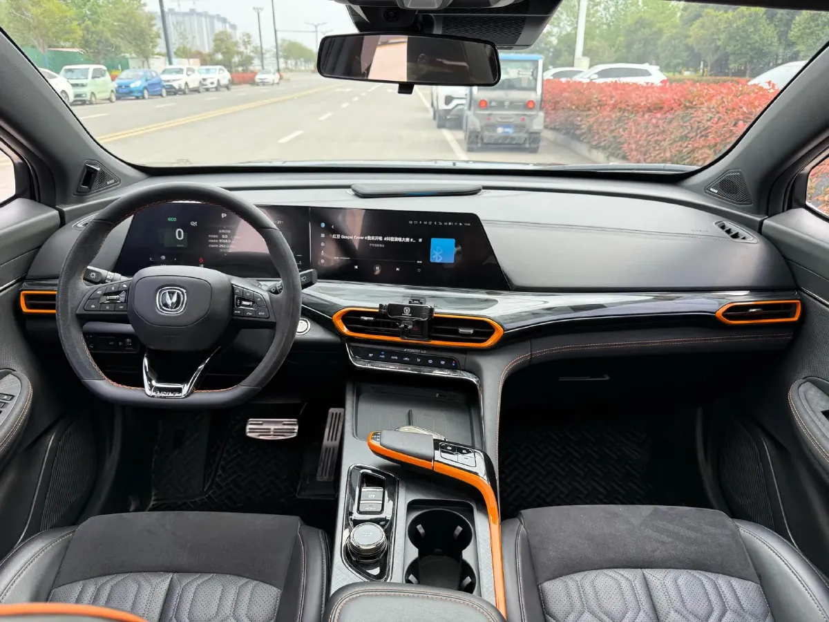 2022 ChangAn UNI-T 1.5T 188HP L4 7DCT,autocango,china used car exporter,china ev exporter,chinese used car exporter,chinese used ev exporter