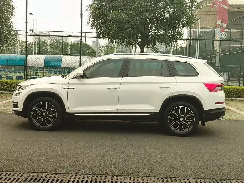 2018 Skoda Kodiak 2.0T 186HP L4 7DCT,autocango,china used car exporter,china ev exporter,chinese used car exporter,chinese used ev exporter