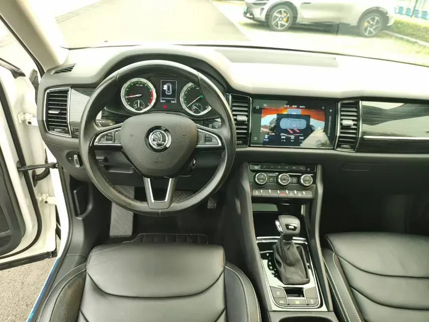 2018 Skoda Kodiak 2.0T 186HP L4 7DCT,autocango,china used car exporter,china ev exporter,chinese used car exporter,chinese used ev exporter