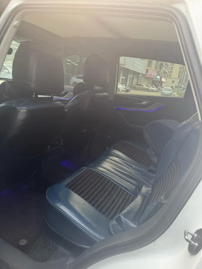 2022 HongQi HS5 2.0T 224HP L4 6AT,autocango,china used car exporter,china ev exporter,chinese used car exporter,chinese used ev exporter