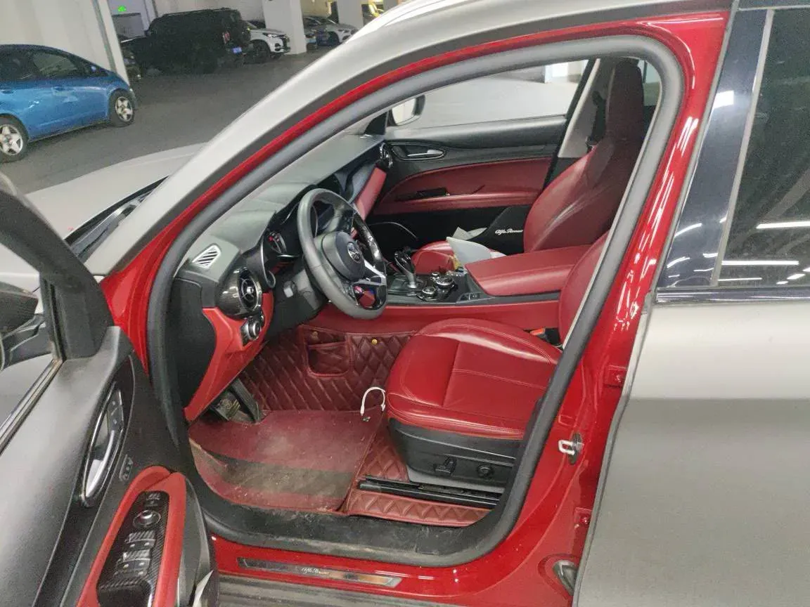 2017 Jaguar XE 2.0T 240HP L4 8AT,autocango,china used car exporter,china ev exporter,chinese used car exporter,chinese used ev exporter