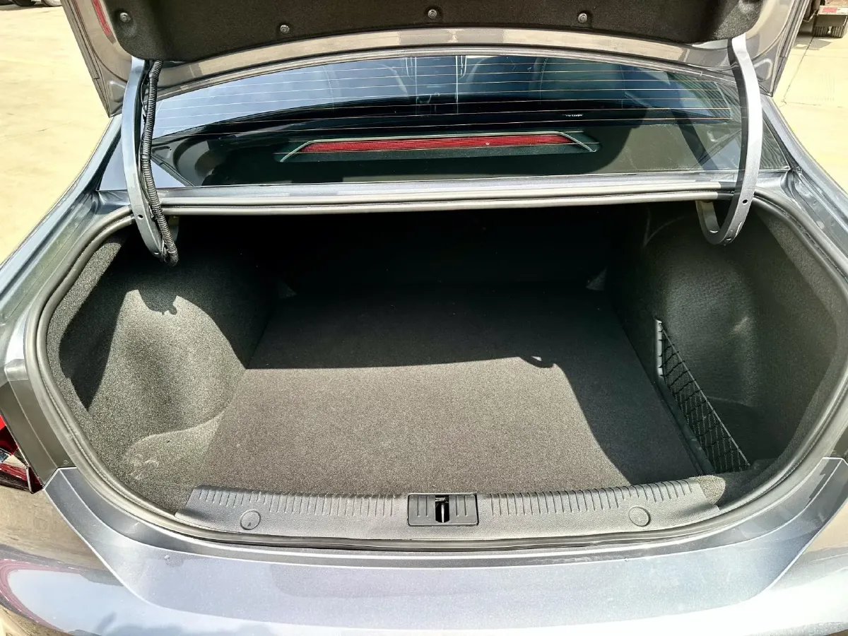 2020 Roewe i6 MAX 1.5T 173HP L4 7DCT,autocango,china used car exporter,china ev exporter,chinese used car exporter,chinese used ev exporter