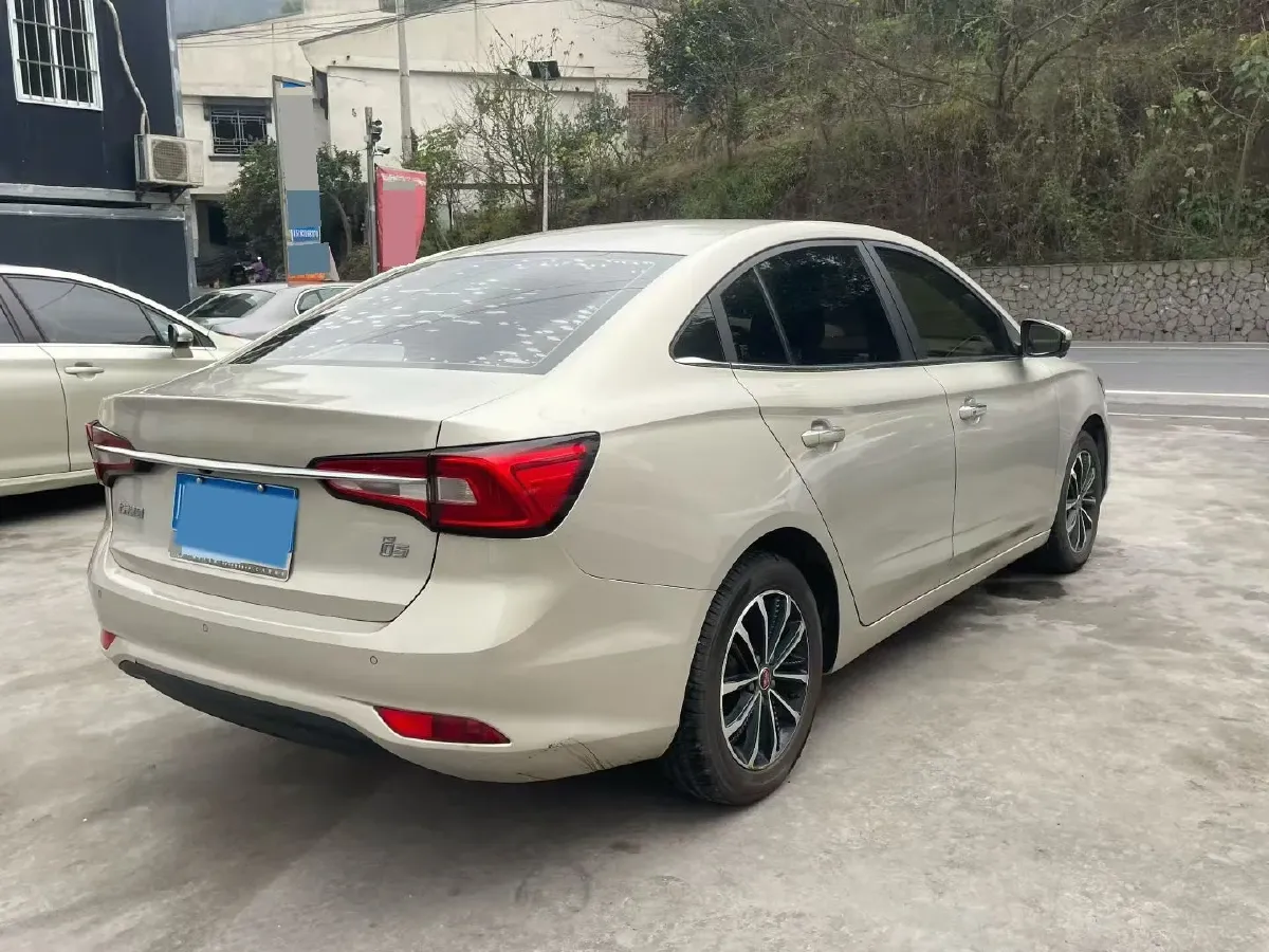2019 Roewe i5 1.5L 120HP L4 CVT,autocango,china used car exporter,china ev exporter,chinese used car exporter,chinese used ev exporter