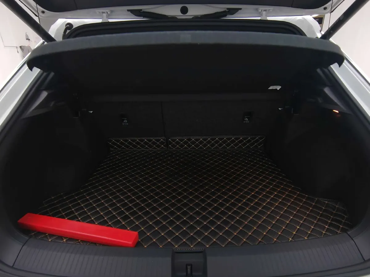 2023 Volkswagen T-Roc 1.5T 160HP L4 7DCT,autocango,china used car exporter,china ev exporter,chinese used car exporter,chinese used ev exporter