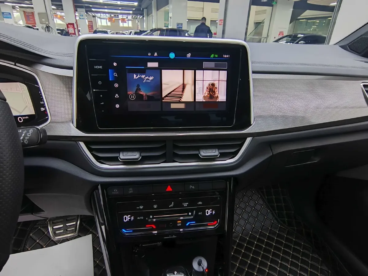 2023 Volkswagen T-Roc 1.5T 160HP L4 7DCT,autocango,china used car exporter,china ev exporter,chinese used car exporter,chinese used ev exporter