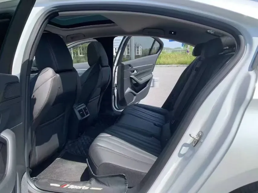 2022 Peugeot 508 1.8T 211HP L4 8AT,autocango,china used car exporter,china ev exporter,chinese used car exporter,chinese used ev exporter