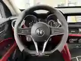 2017 Alfa Romeo Stelvio 2.0T 280HP L4 8AT