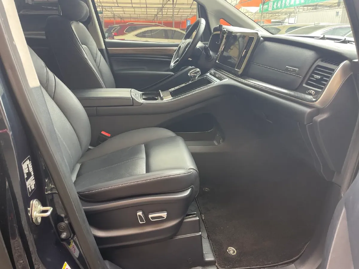 2023 GAC Trumpchi M8 2.0T 252HP L4 8AT,autocango,china used car exporter,china ev exporter,chinese used car exporter,chinese used ev exporter