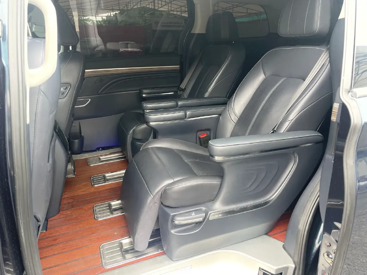 2023 GAC Trumpchi M8 2.0T 252HP L4 8AT,autocango,china used car exporter,china ev exporter,chinese used car exporter,chinese used ev exporter